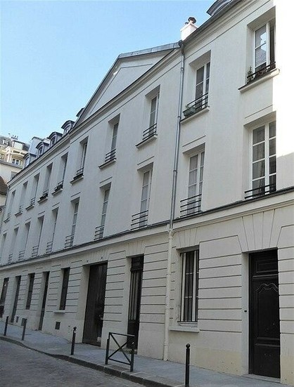 Immeuble, ancienne caserne des Gardes Françaises à #Paris5 (#Paris) Construction 3e quart XVIIIe siècle. Les façades et toitures : inscription par arrêté du 30 juillet 1973.
Suite 👉 https://monumentum.fr/monument-historique/pa00088400/paris-5e-arrondissement-immeuble-ancienne-caserne-des-gardes-francaises
#Patrimoine #MonumentHistorique
Photo CC-BY-SA 4.0 : VVVCFFrance
