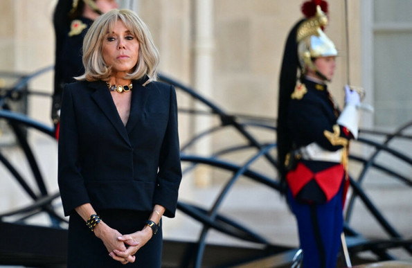 Brigitte Macron recadrée devant les caméras ? Ce petit geste de Rachida Dati va faire parler