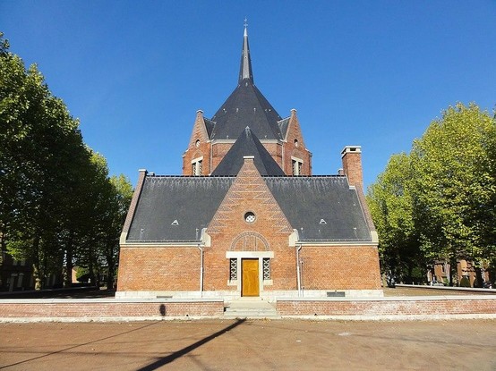 Eglise Saint-Louis de la cité Nouméa de la compagnie des mines de Drocourt à #Rouvroy (#PasDeCalais) Après la Première guerre mondiale, la Compagnie des Mines de Drocourt mena les travaux de reconstruction de l...
Suite 👉 https://monumentum.fr/monument-historique/pa62000102/rouvroy-eglise-saint-louis-de-la-cite-noumea-de-la-compagnie-des-mines-de-drocourt
#Patrimoine #MonumentHistorique
Photo CC-BY-SA 4.0 : Jérémy-Günther-Heinz Jähnick (1988–) Descriptionph