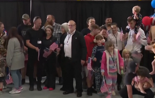 These white South African farmers got unfairly refugee status in USA, just for they manage to get hold of large areas of land during the Apartheid regime as only white were allowed to be farmers. As the economical situation with many poor, violence against those rich ones has escalated, no matter of their skin color.
(Image: screenshot from SVT)