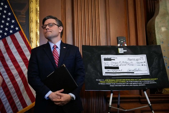 The caption below the giant $40,000 check made out to FORMER VP Biden BY HIS DAUGHTER-IN-LAW to REIMBURSE HIM for a loan to his son Hunter reads:

"In 2017, Joe Biden received $40,000 in laundered money from Communist China."

THIS WAS EVIDENCE OF CORRUPTION BY THE GOP WORTHY OF ENDLESS INVESTIGATION.