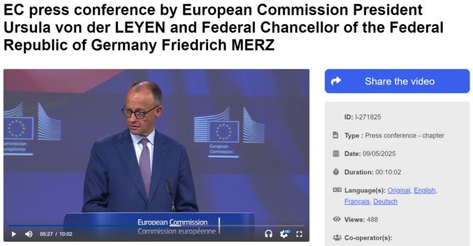 Abbildung: Screenshot der Website der Europäischen Union, Überschrift: "EU Presse Konferenz der Kommissionspräsidentin Von der Leyen mit dem Bundeskanzler der Bundesrepublik Deutschland Friedrich Merz", Abbildung eines Videopanels mit Friedrich Merz.
Inhalt: Dem Merz liegt bei diesem wichtigen Antrittsbesuch zuerst die Wirtschaft am Herzen. Zuerst, nach einer lauwarmen, selbstverliebten Begrüßung, wendet sich Merz gegen die Gesetzgebung der EU und fordert dann in Minute 3:35 im Befehlston: 
"Die vollständige Aufhebung einiger Direktiven ist der nächst logische Schritt. Ich nenne immer gerne in diesem Zusammenhang die CSDDD-Richtlinie (Anmerkung: das ist die "Corporate Sustainability Due Diligence Directive"), also die europäische Lieferketten-Richtlinie. Wir werden in Deutschland das nationale Gesetz aufheben. Und ich erwarte auch von der Europäischen Union, daß sie diesen Schritt nachvollzieht und diese Richtlinie auch wirklich aufhebt." (3:35).
"Integration der Kapitalmärkte" (4:19) folgt als zweitwichtigstes Thema. Soziales: Fehlanzeige.