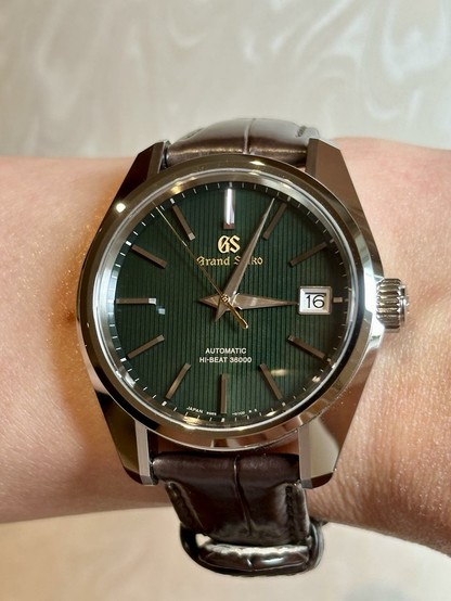 SBG339 on leather straps