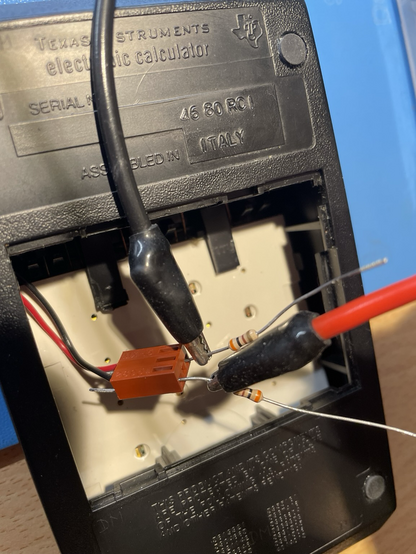 Very bad bad choice of colours for battery power supply