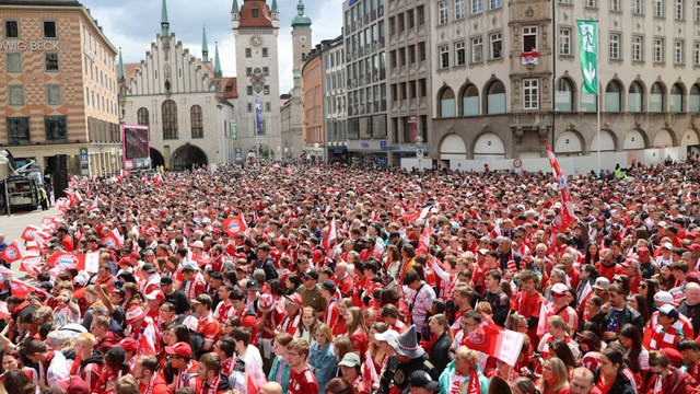 FC Bayern: Doppelte Meister-Feier auf dem Marienplatz im Livestream! | Sport