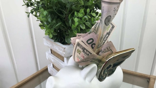 Emergency savings matter in a recession. Here's a number to aim for.