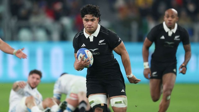 All Black Wallace Sititi re-signs with Chiefs and NZ Rugby until 2027