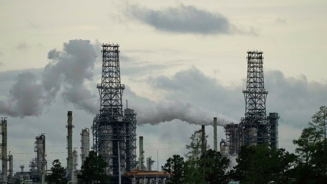 Oil under pressure as OPEC+ weighs further output hike ahead of US-Iran talks