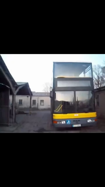 Sto pensando di diventare un pilota in città. Prenderò un sacco di soldi e il lavoro è elementare. Guiderò 12-14 ore.