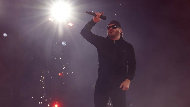 fausse arrivée, invités surprises, fumigènes... on vous raconte ce concert hors-norme