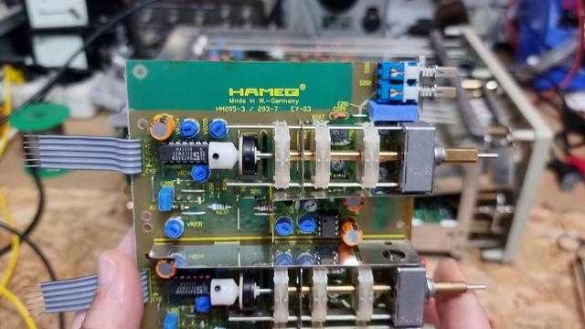Eine Platine aus einem Hameg Oszilloskope