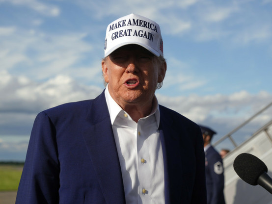 Trump confirme prolonger la pause des droits de douane pour l'UE