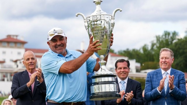 Jailed golfer wins two senior majors less than two years after being released from prison