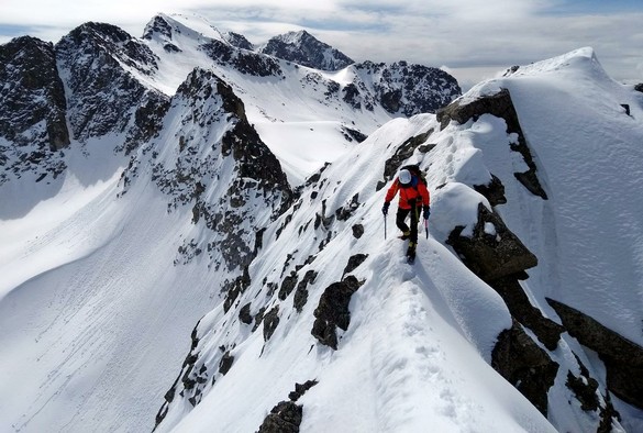 Foto del Pico de Alba (3118 m) en el PN Posets Maladeta (HUESCA)