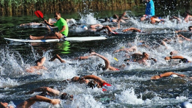 Bahn frei für den Berliner Volkstriathlon an der Krummen Lanke