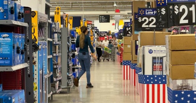 les entreprises tentées de répercuter les droits de douane sur les consommateurs