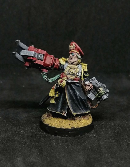 Same miniature but seen from the front