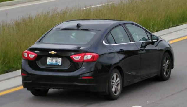 2017 black Chevrolet Cruze with Kentucky license plate number 036 WVE.