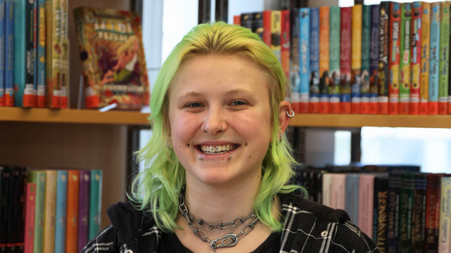 „Pride Month“: Bibliothek Vaterstetten zeigt im Juni Bücher über Toleranz - Ebersberg