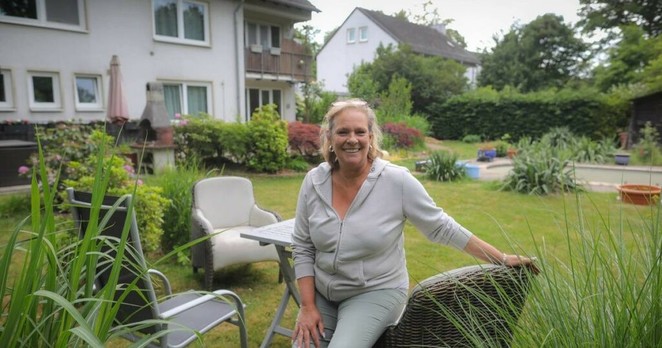 57-Jährige sucht Ü50-WG-Mitbewohner für ihr Haus