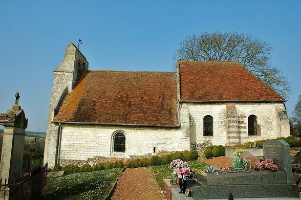 Eglise Notre-Dame-de-Rivière à #BettencourtRivière (#Somme) Construction XIe siècle, XIIe siècle, XVe siècle. L'église (cad. C 126) : inscription par arrêté du 14 mai 1973, modifié par arrêté du 5 août 2011.
Suite 👉 https://monumentum.fr/monument-historique/pa00116099/bettencourt-riviere-eglise-notre-dame-de-riviere
#Patrimoine #MonumentHistorique
Photo CC-BY-SA 4.0 : isamiga76