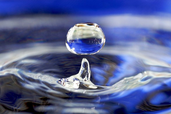 Кропля вады.

#waterdrop #wikipedia #clearwater