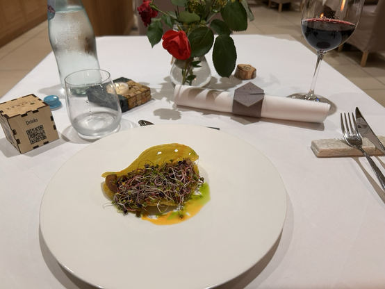Saffron tuile