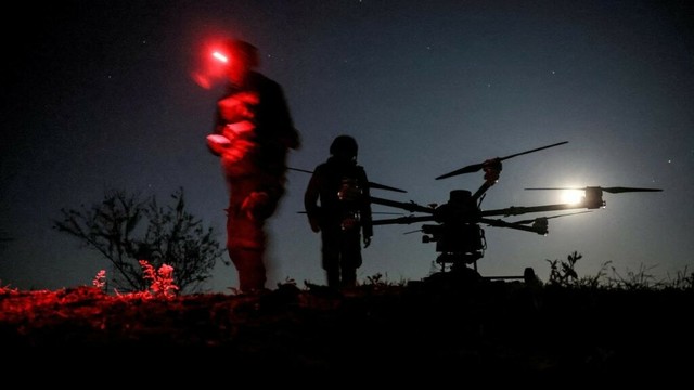 Angriff auf Militärstützpunkte: Wie die Ukraine russische Flugzeuge tief im Landesinneren zerstörte