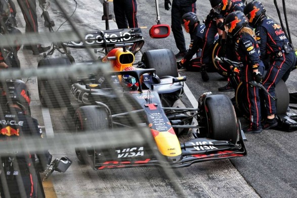 Max Verstappen pénalisé à tort après l’incident avec Russell