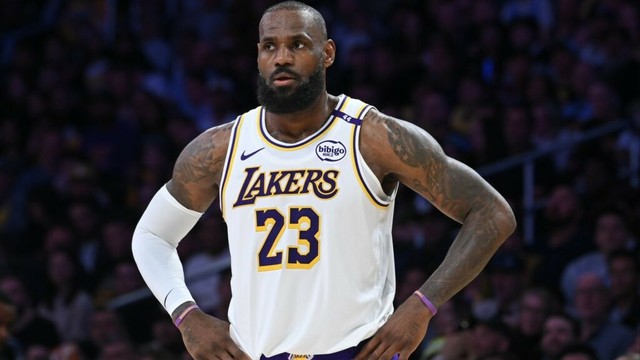 'He was pushing me' - London Mayor wants to host NBA games but Manchester's $400m arena could win North-South battle