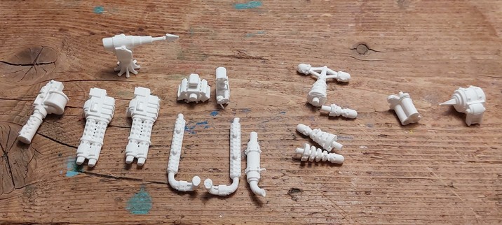 Three guns, one harpoon gun, two engine blocks, three exhausts, four force field generators, one nondescript thing with three tubes, and one thing that I have no idea of what it is