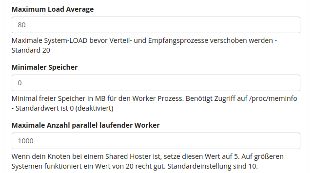 Das Bild zeigt den Adminbereich von Friendica mit Konfigurationseinstellungen für die Serverleistung, darunter "Maximum Load Average" (80), "Minimaler Speicher" (0 MB) und "Maximale Anzahl parallel laufender Worker" (1000).