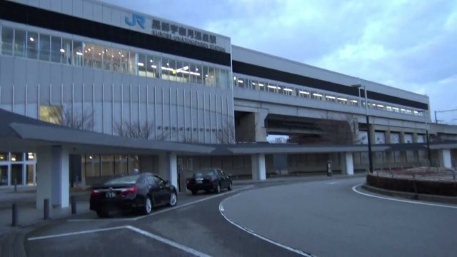 夕暮れの北陸新幹線「黒部宇奈月温泉駅」東口駅前の風景