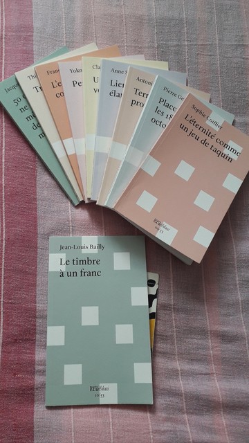 Couverture du livre de Jean-Louis Bailly, "Le timbre à un franc". 
n0 10/53 d'la collection Perec 53 aux éditions L'Oeil ébloui. 
Avec les neufs premiers numéros en éventail au dessus.