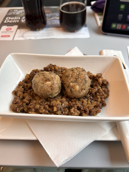 Senflinsen mit Semmelknödel