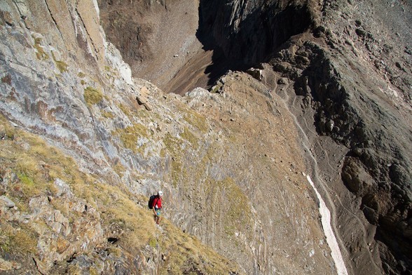 Foto del descenso desde el Diete de Llardana hacia la Canal Fonda del Posets.