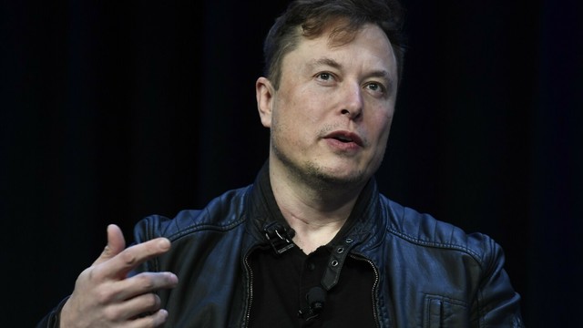 Musk threatens to withdraw Dragon spacecraft in spat with Trump