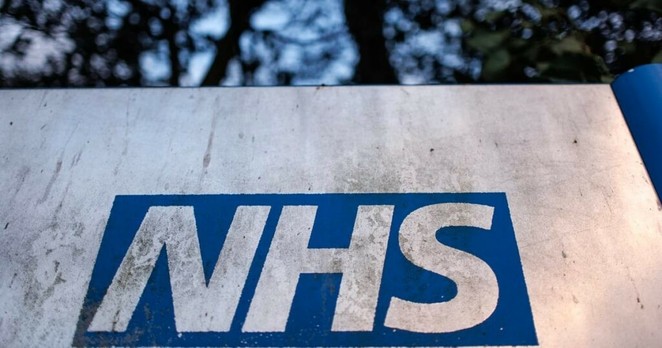 Doctors to refer NHS to data watchdog over feeding patient data to AI – POLITICO