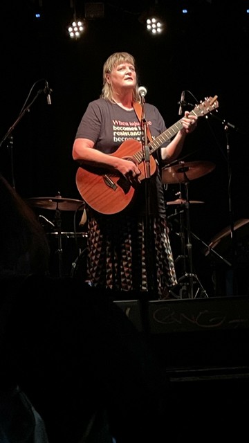 Barbara Manning ja kitara