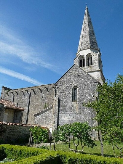 Eglise Notre-Dame à #BoisnéLaTude (#Charente) Construction 4e quart XIe siècle, XIIe siècle. Eglise Notre-Dame : classement par liste de 1846.
Suite 👉 https://monumentum.fr/monument-historique/pa00104282/boisne-la-tude-eglise-notre-dame
#Patrimoine #MonumentHistorique
Photo CC-BY-SA 4.0 : Jack ma