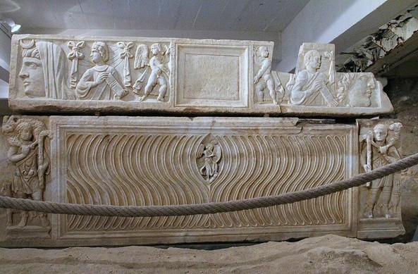 Cimetière païen et paléochrétien de Saint-Loup à #Narbonne (#Aude) Construction Gallo-romain, Haut Moyen Age. La parcelle C 97, située au lieudit la Rouquette, qui contient des vestiges du cimetière (cad. C 97)...
Suite 👉 https://monumentum.fr/monument-historique/pa00102793/narbonne-cimetiere-paien-et-paleochretien-de-saint-loup
#Patrimoine #MonumentHistorique
Photo CC-BY-SA 4.0 : Thierry de Villepin