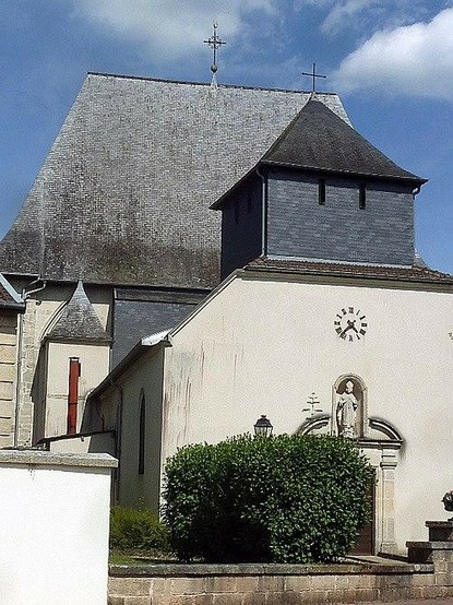 Eglise à #Humbécourt (#HauteMarne) Construction XVe siècle. Choeur et transept : inscription par arrêté du 25 septembre 1925.
Suite 👉 https://monumentum.fr/monument-historique/pa00079074/humbecourt-eglise
#Patrimoine #MonumentHistorique
Photo CC-BY-SA 4.0 : WCOMFR