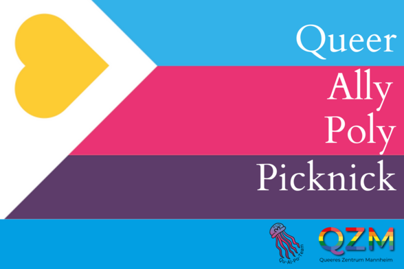 Querformatige Grafik, die vor allem aus der neuen Polyamorie-Pride-Flag besteht (genaue Beschreibung siehe unten). Rechts in der Flagge steht in weißer Schrift "Queer Ally Poly Pciknick". Unten wird die Grafik von einem blauen Blaken abgeschlossen, der nicht zur Flagge gehört. Rechts in dem Balken das Logo des Queeren Zentrums Mannheim, die Buchstaben "Q Z M" in Regenbogenfarben. Daneben das Logo des "Qu-Al-Po-Teams", eine gezeichnete Qualle. 

Beschreibung der neuen Polyamorie-Pride-Flag: Sie hat drei Querbalken in (von oben nach unten) hellblau, magenta und violett, wobei der magentafarbene Balken etwas größer ist als die beiden anderen. Von links schneidet ein weißes Viereck in die Flagge hinein, dessen linke Ecken auch die linken Ecken der Flagge sind. Die untere rechte Ecke befindet sich auf der Kante zwischen dem hellblauen und dem magentafarbenen Balken, etwa auf einem Drittel der Breite der Flagge. Die rechte obere Ecke befindet sich auf der oberen Kante der Flagge, etwa auf einem Viertel der Breite der Flagge. In dem Viereck befindet sich ein gelbes, auf der Seite liegendes Herz, dessen Spitze in die Flagge hineinzeigt.