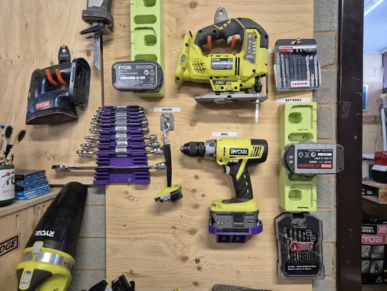 Tools hanging on wall with 3D printed mounts