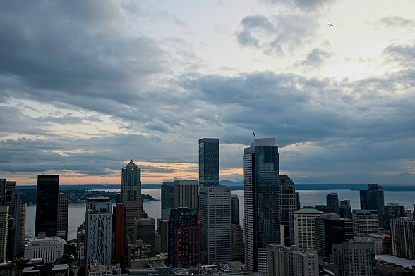 Sunset in Seattle from First Hill #seattle #firsthill #sunset #photography #landscape #landscapephotography #photo #nature #pugetsound