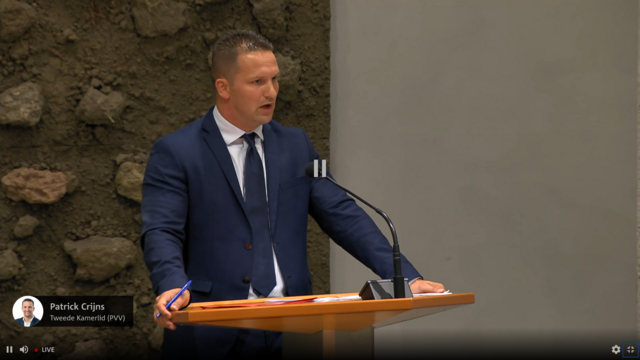 Patrick Crijns van de PVV op het spreekgestoelte