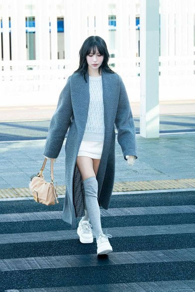 TWICE MINA、伊ミラノへ向けフェンディのトータルルックで空港に：【エンタメ】