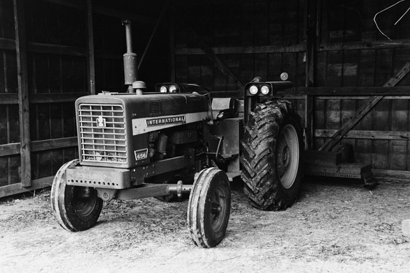Nikon F100 | Nikon 28-300 3.5-5.6 | Kodak Tri-X 400 400 @ 1600, +2 dev

Home developed in XTOL Stock | 8:20 @ 22C

An old international harvester tractor