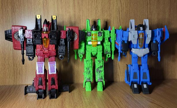 3 Transformers: Earthrise Thrust, Siege Novastorm, Studio Series Thundercracker