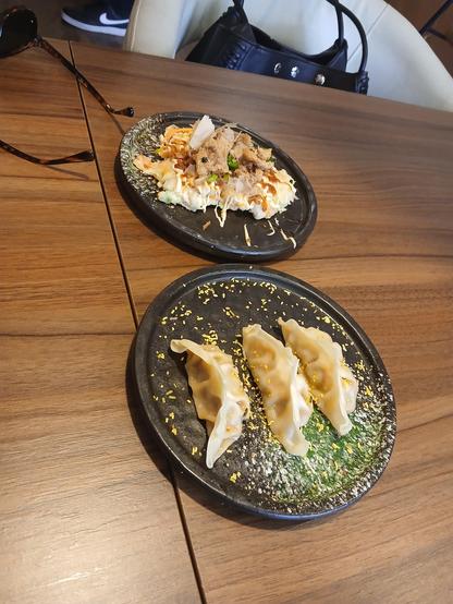 porc gyozas
